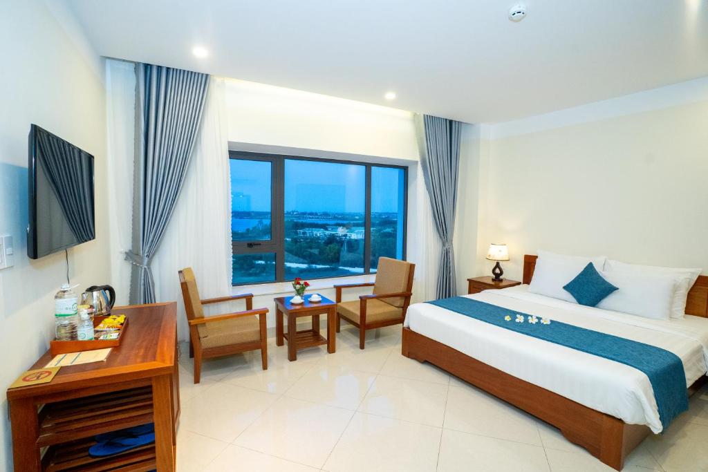 NAVY HOTEL CAM RANH