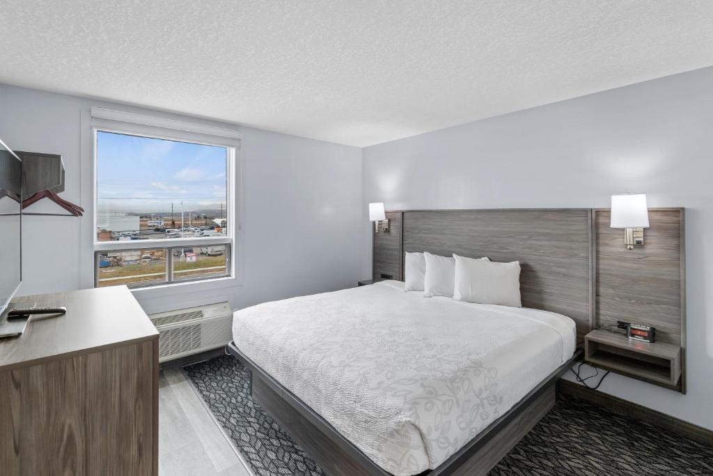 Emerald Hotel & Suites Calgary Airport photo 1