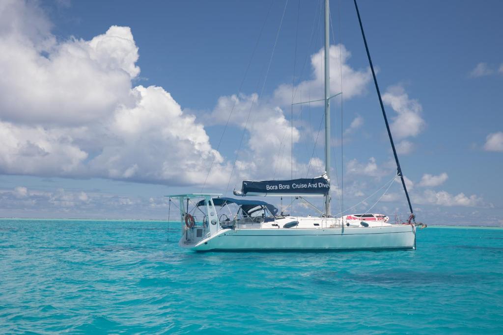 Bora Bora Cruise And Dive