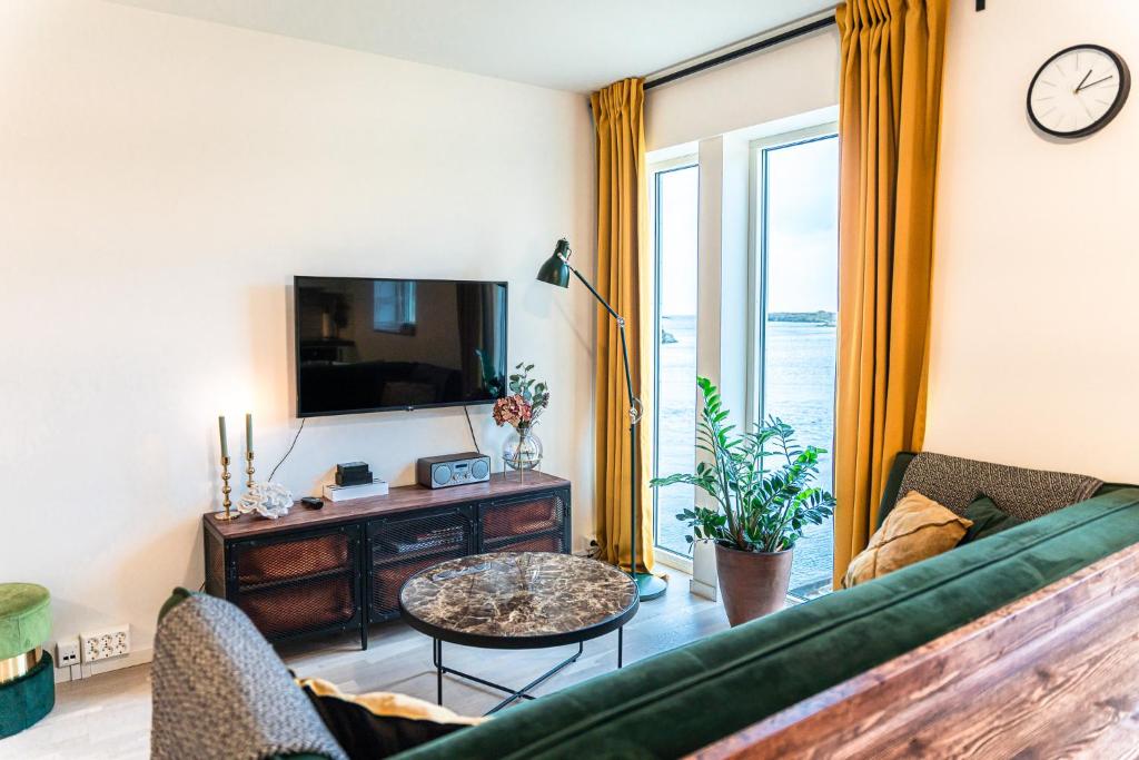 New Åkrahamn coast house