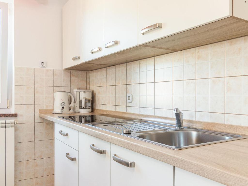 Apartment Viktorija - PRC405 by Interhome photo 3