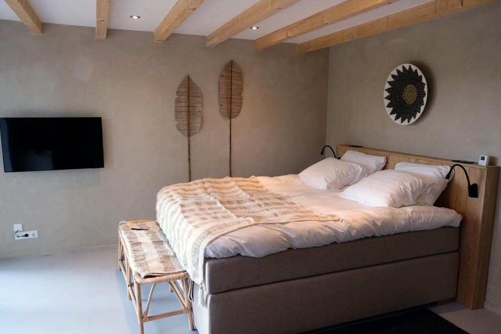Bed & Wijn - Suite 2 photo 1