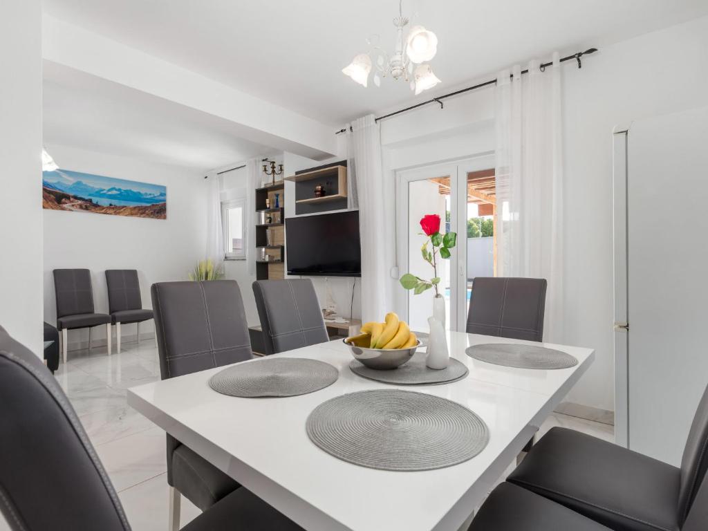 Holiday Home Villa Mira - KRK147 by Interhome photo 2