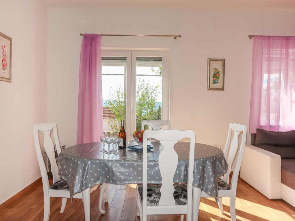 Apartment Valentina - NOV110 by Interhome photo 2