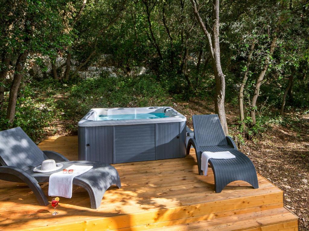 Holiday Home Mobilhome Villa Prestige with jacuzzi by Interhome photo 4