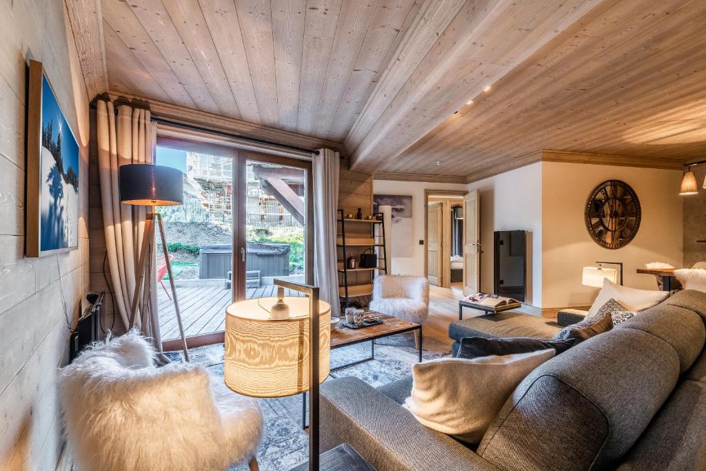 Apartment Padouk Moriond Courchevel - by EMERALD STAY photo 1