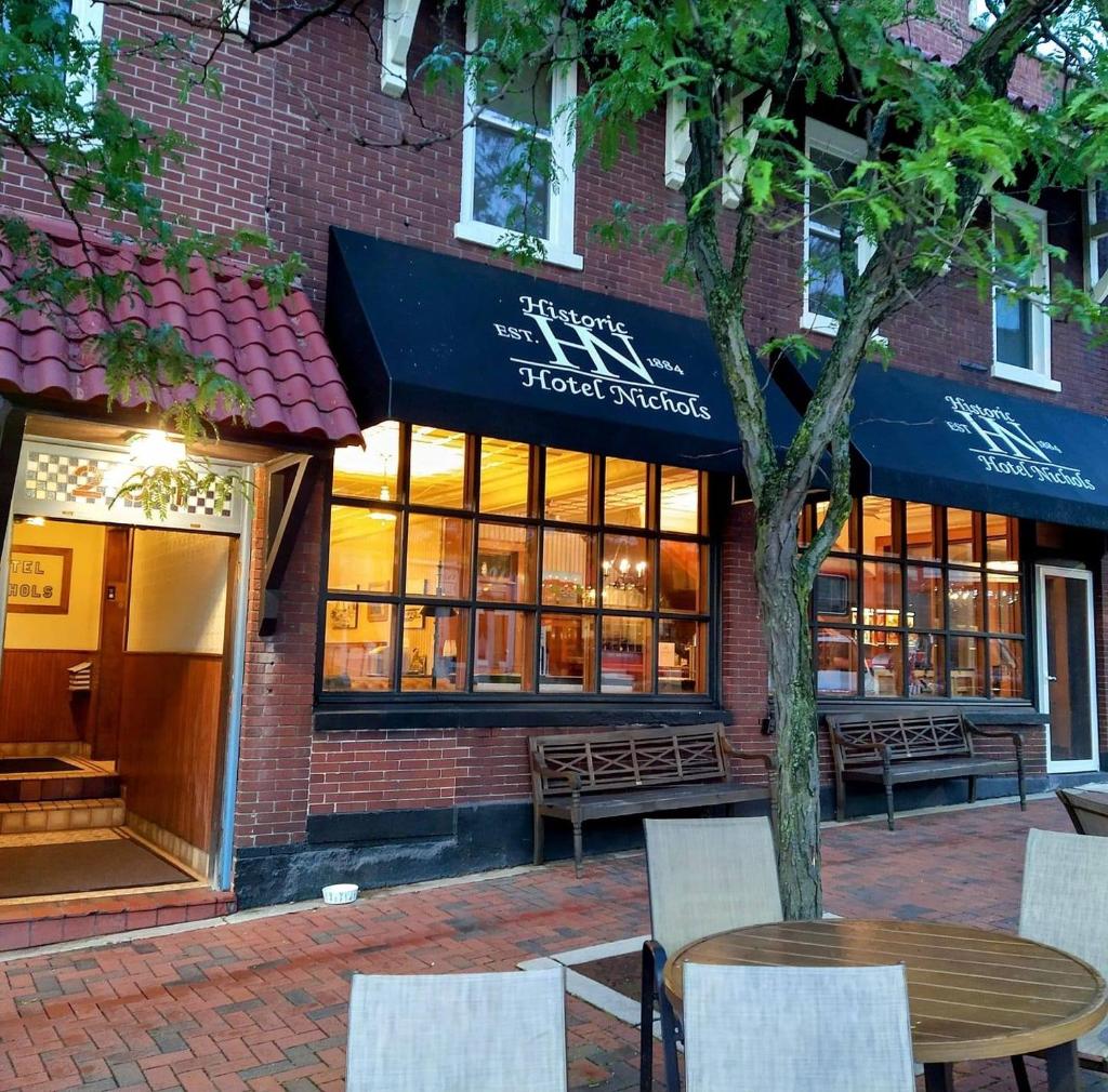 Historic Hotel Nichols image