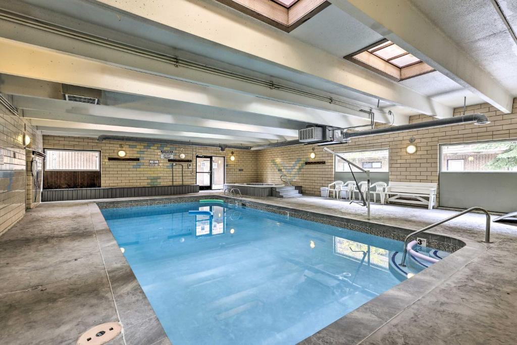 Modern Condo 2 Blocks to Main Street Frisco! photo 3
