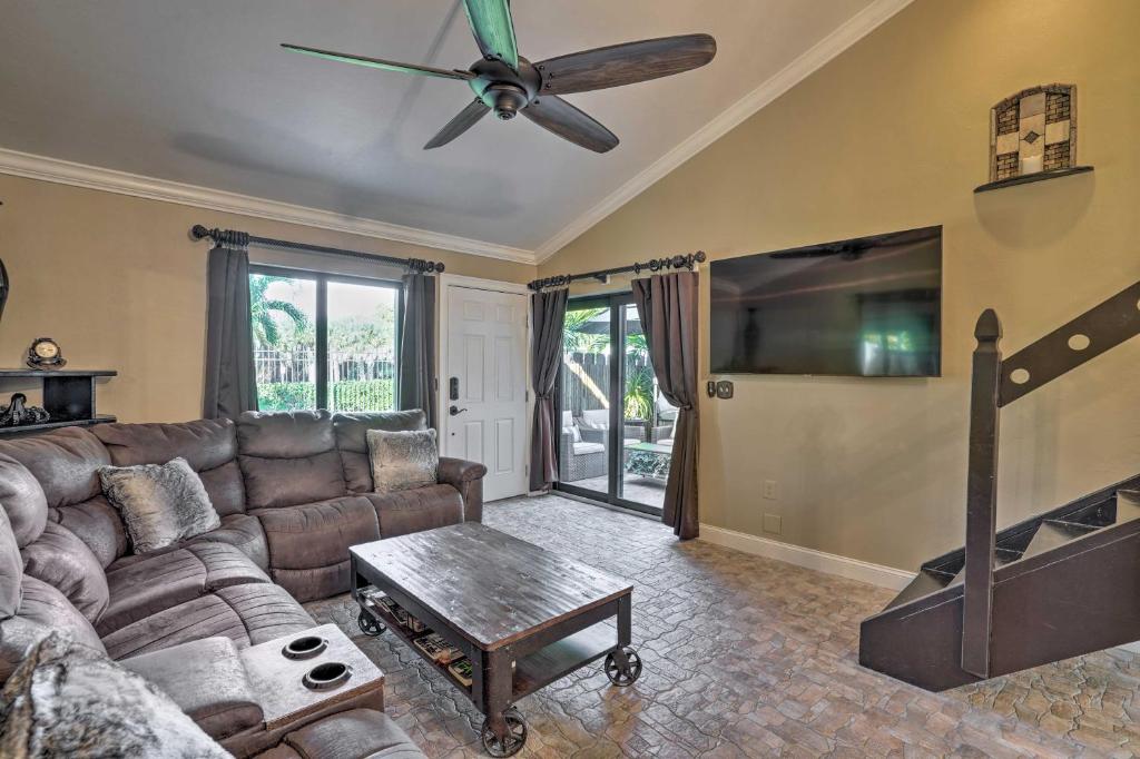 Chic Fort Myers Escape with Community Perks! photo 4