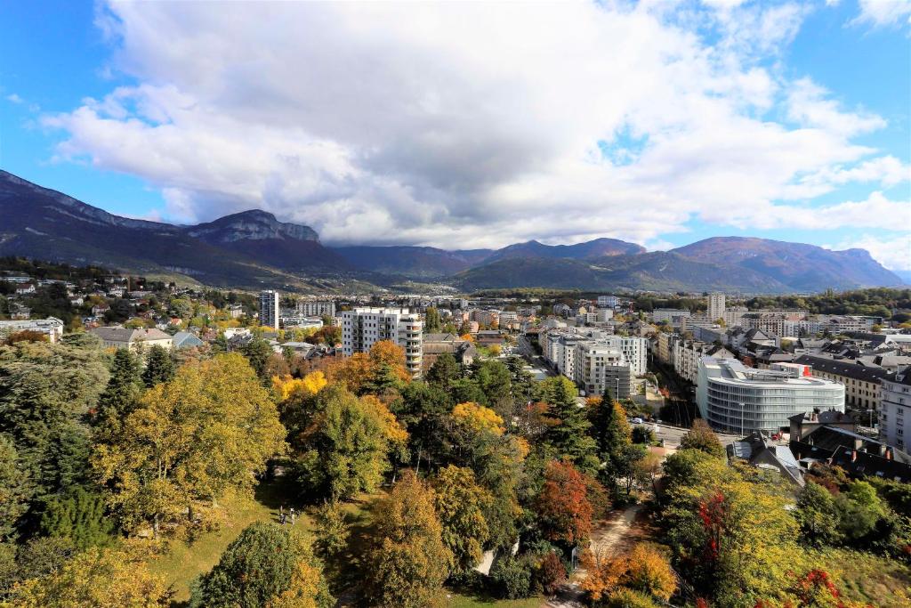 Appartement secteur gare avec balcon et vue panoramique photo 3