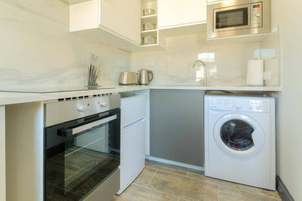 Remaotel Seafield Court Apartments - Tap to explore photos