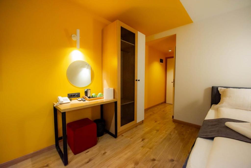 Hotel 4 Llulla photo 3