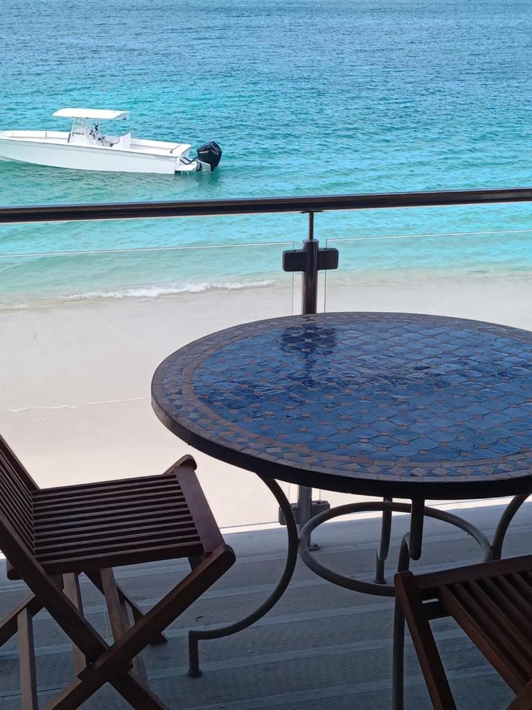 TIKI street side Studio with shared water front terrace at Grand Case photo 2