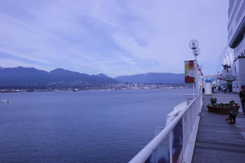 Your Vacation Home Downtown Vancouver photo 1