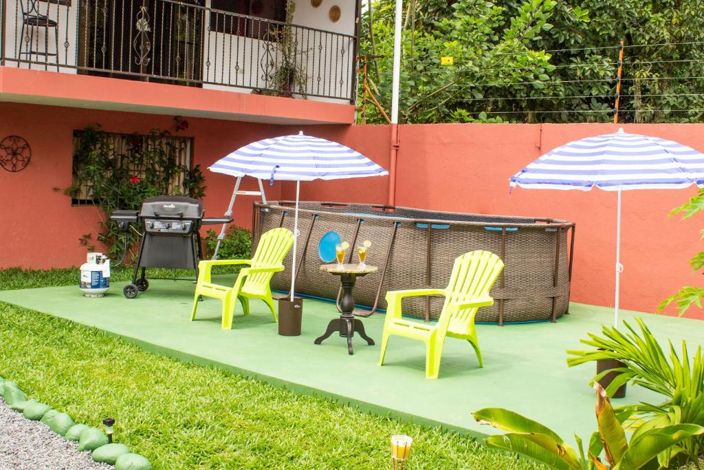 Tico House Bed & Breakfast photo 2
