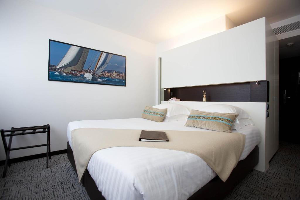 Royal Antibes - Luxury Hotel, Résidence, Beach & Spa photo 2