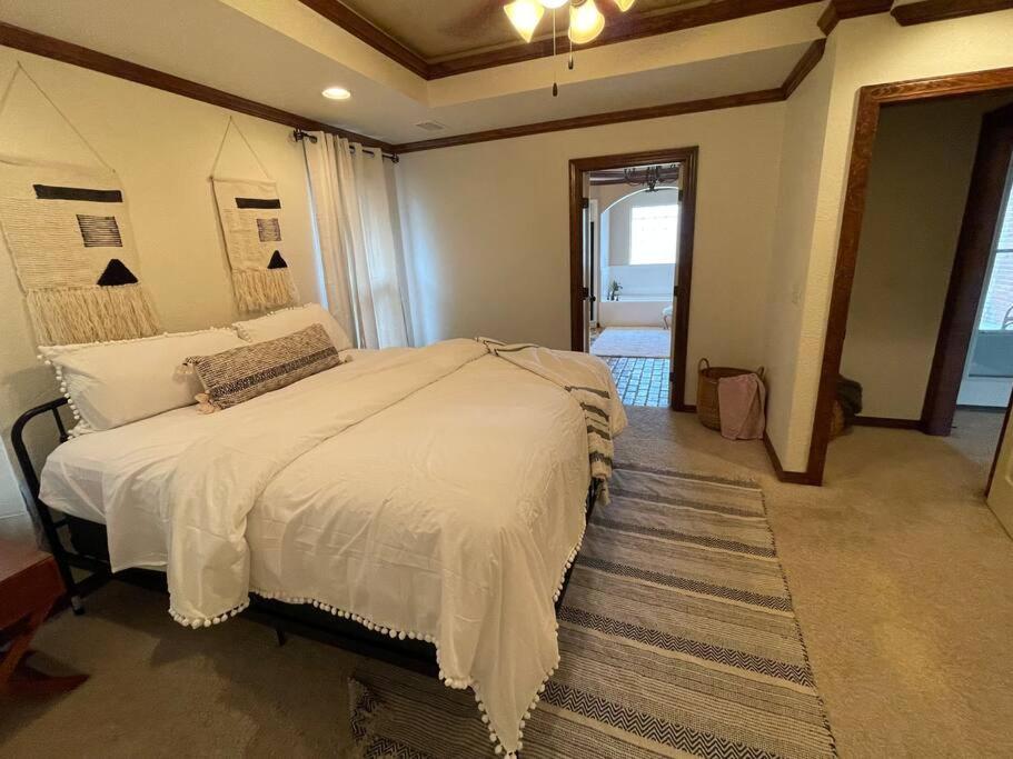 Enjoy leisure at 4BR, fireplace, & whirlpool