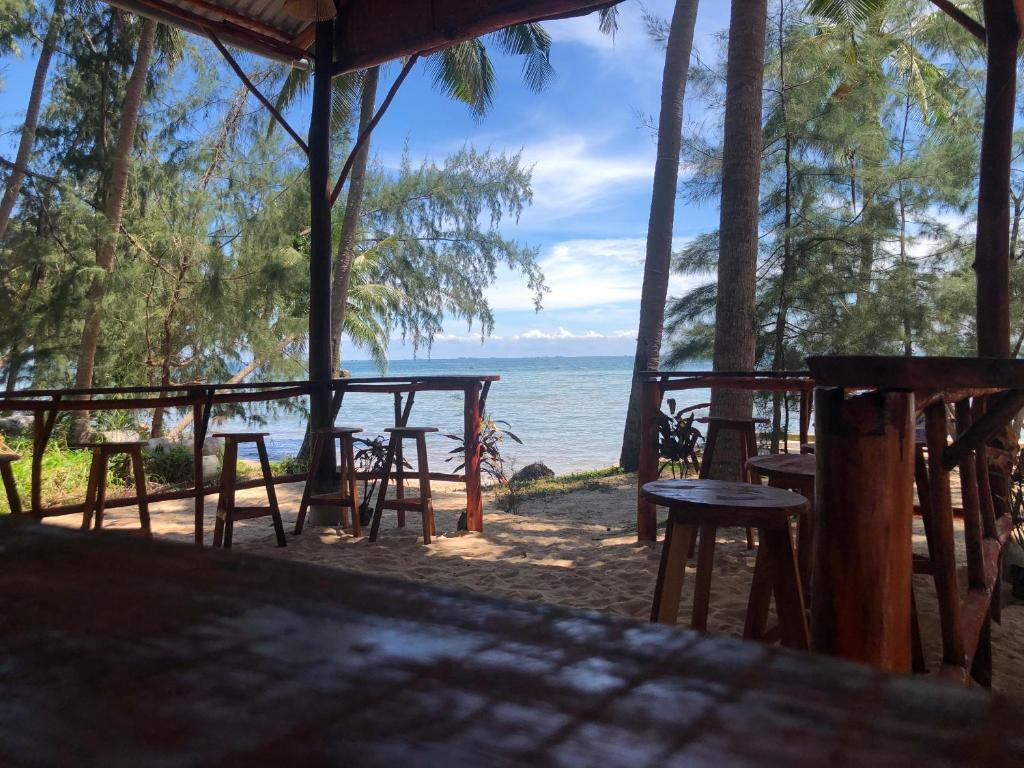 Kiki Coconut Beach Resort