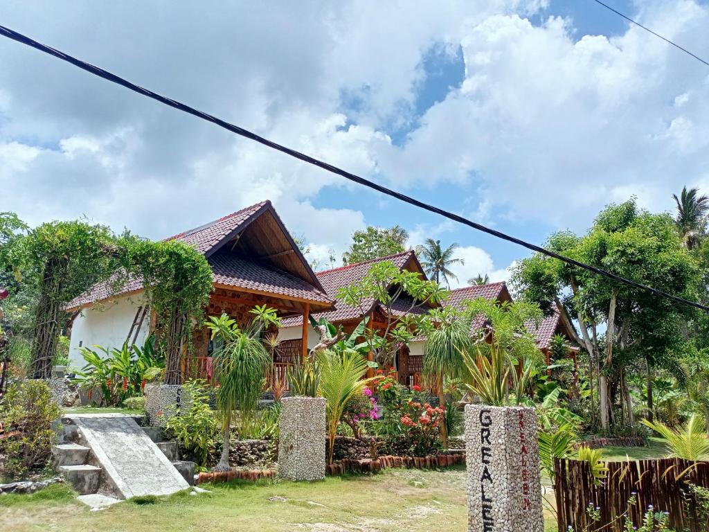 Grealeen Cottages - Tap to explore photos