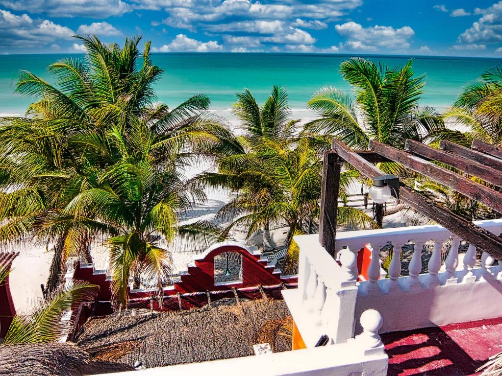 Beachfront Casa Maya Lodge photo 2