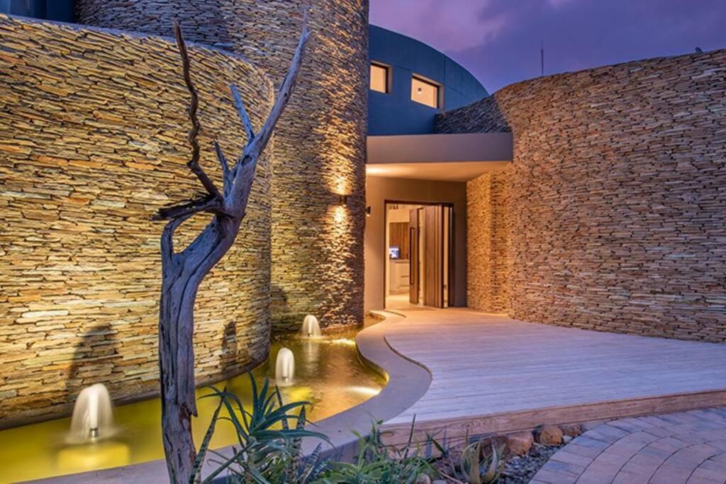 Luxury Villa looking onto Kruger National Park photo 3
