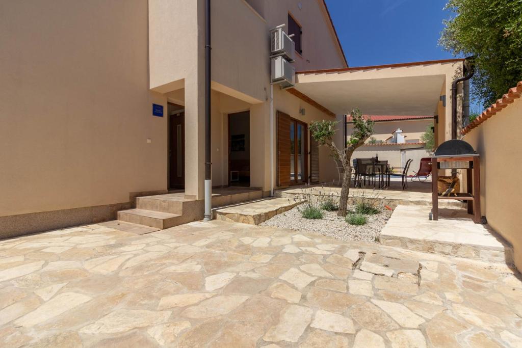 Beautiful villa Cissana with private pool near the beach photo 1