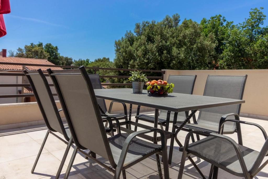Beautiful villa Cissana with private pool near the beach photo 4