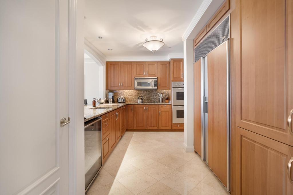 Ocean View Residence 708 located at The Ritz-Carlton photo 4