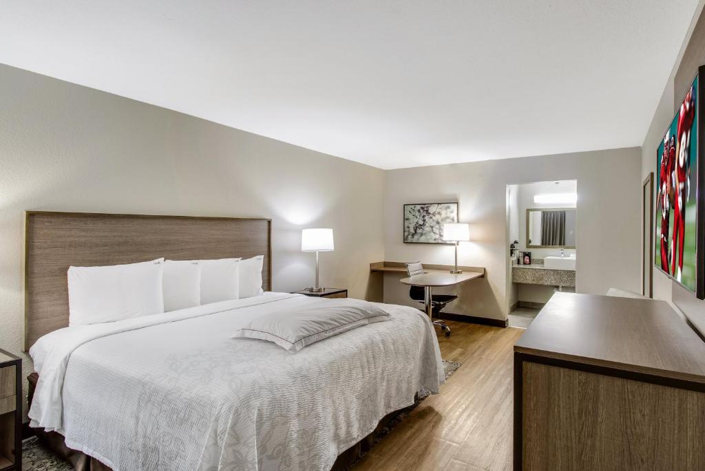 Red Roof Inn PLUS+ Dallas – Addison image