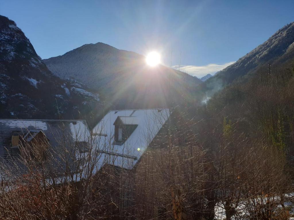 T2 vue sur les montagnes à Bagnères-de-Luchon 1* photo 2