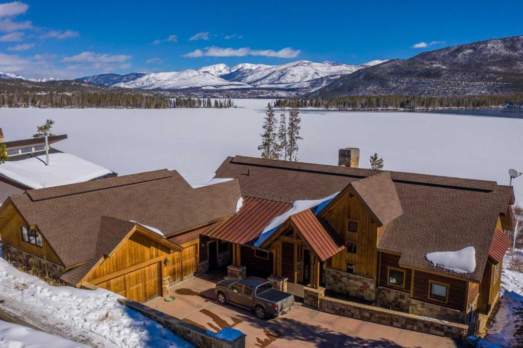 Shadow Mountain Villa photo 2