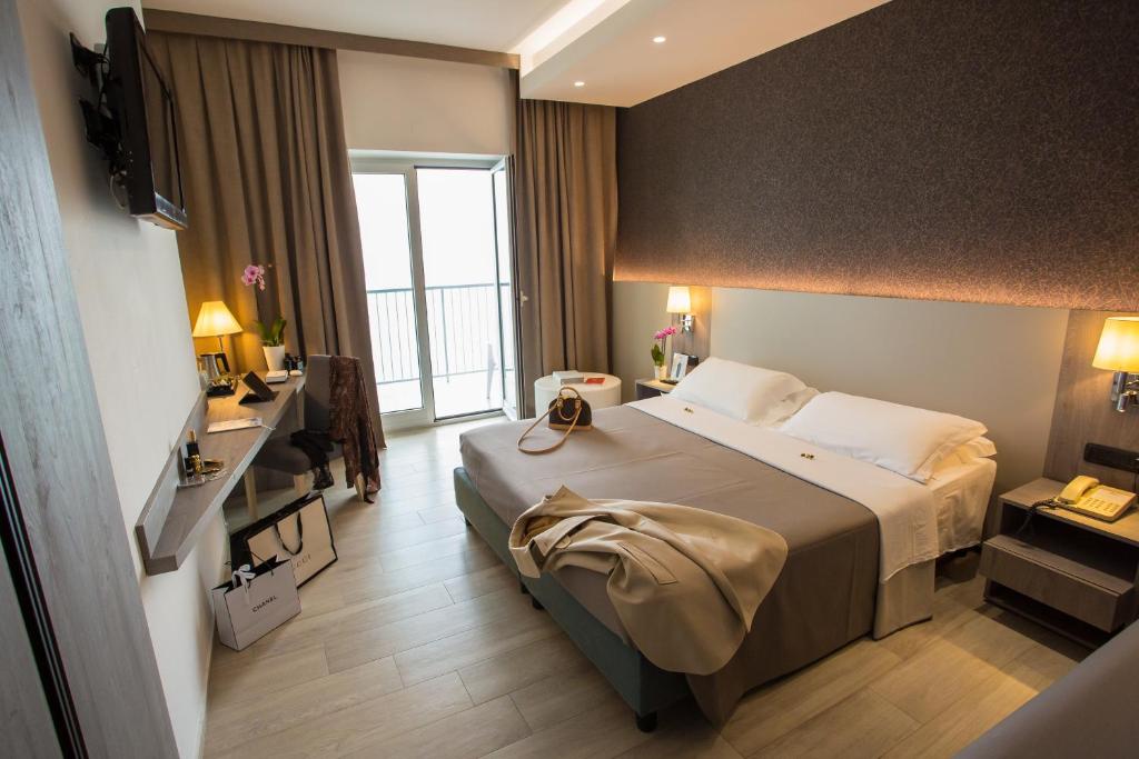 Hermitage Hotel photo 2