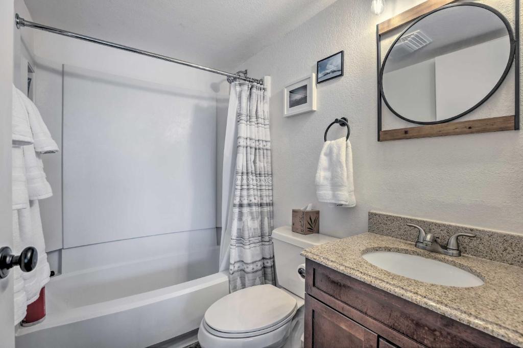 Ski-In and Out Granby Condo with Mtn Views, Balcony photo 1