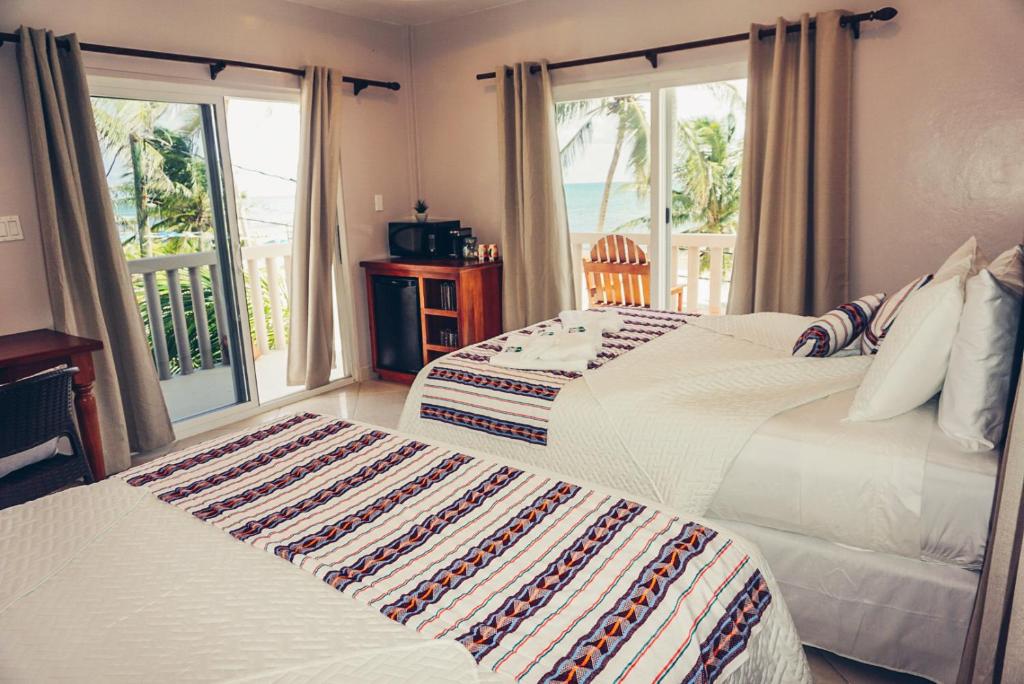 La Isla Resort photo 2