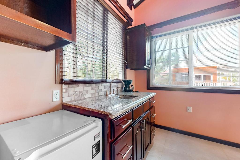 Came at Hummingbird Estate Gold Standard Certified photo 3