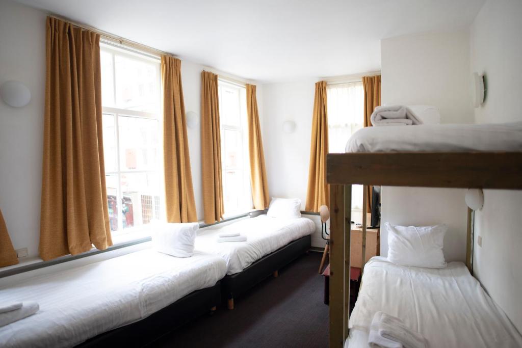 Четырехместный (Четырехместный номер с общей ванной комнатой), Hotel Internationaal