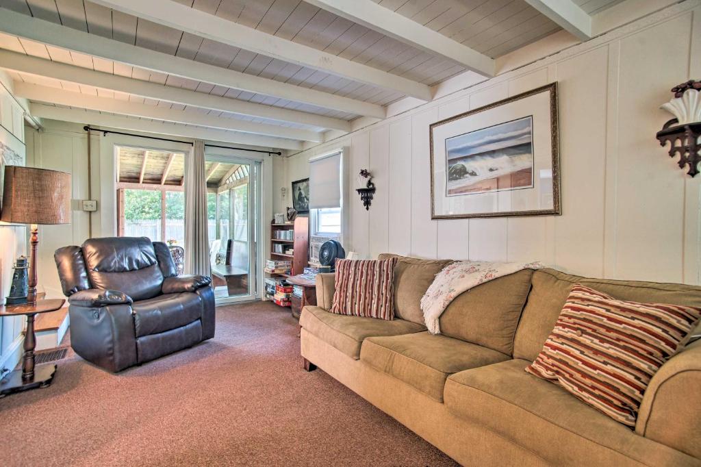 Charming MV Cottage Walk to Dtwn Oak Bluffs! photo 3