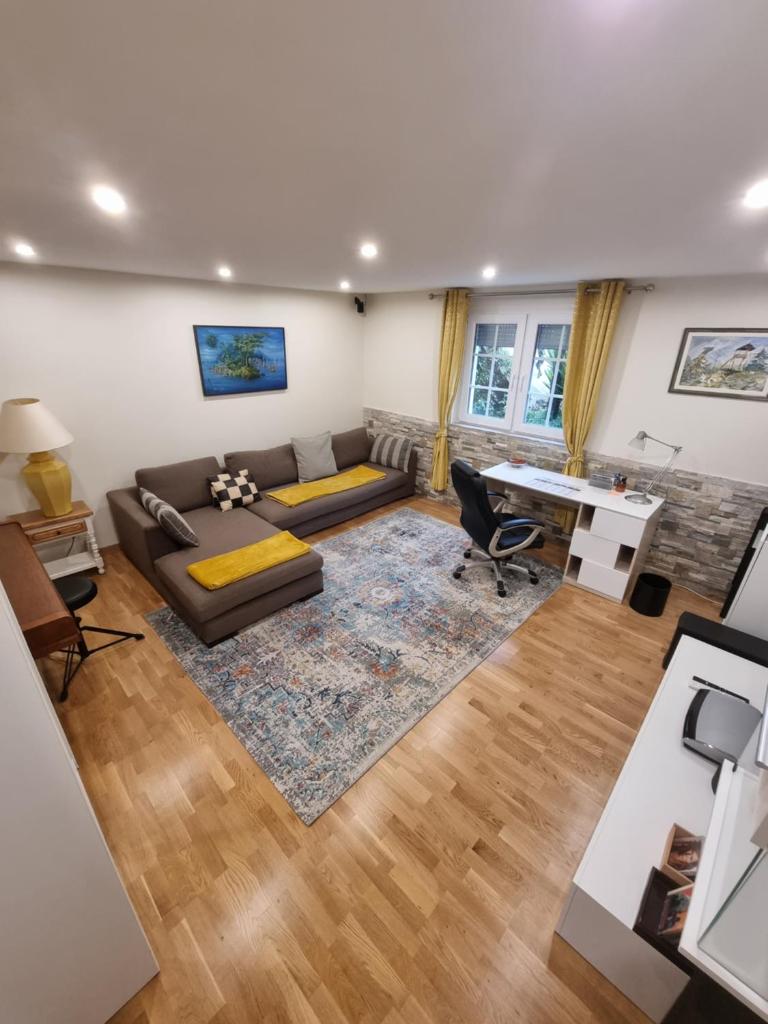 Villa Flora Superior Apartment photo 4