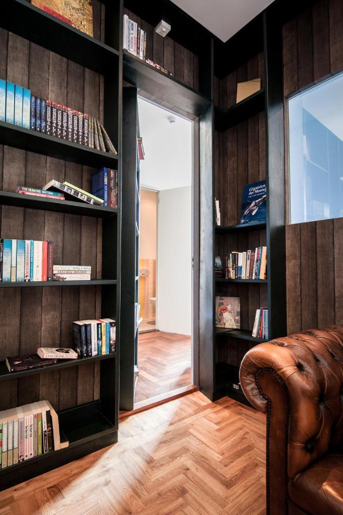 Двухместный (Номер Secret Bookcase XL), Hotel Not Hotel