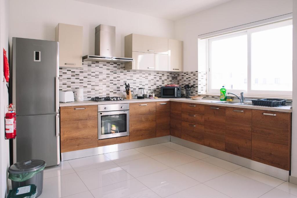 Modern 3 bedroom with AC apartment photo 4