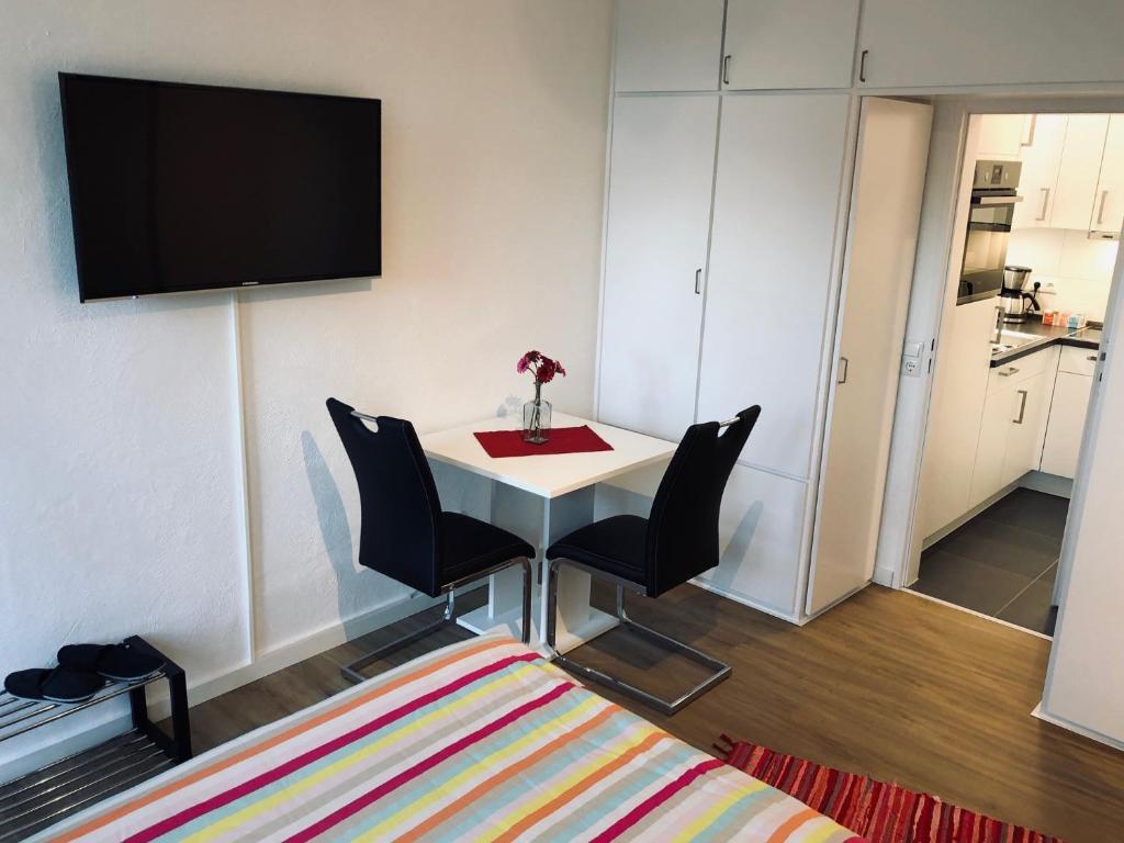 Bungalow am Stadtwald, 24h Check-in photo 2