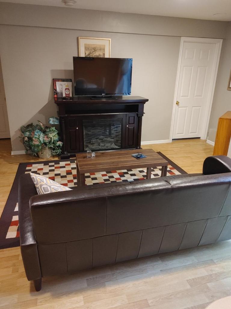 Cozy 2 Bedrooms place in the best area of Oshawa photo 4