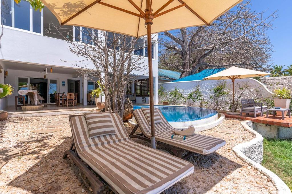 Tequila Sunrise Pool Cabana-Diani Beach photo 4