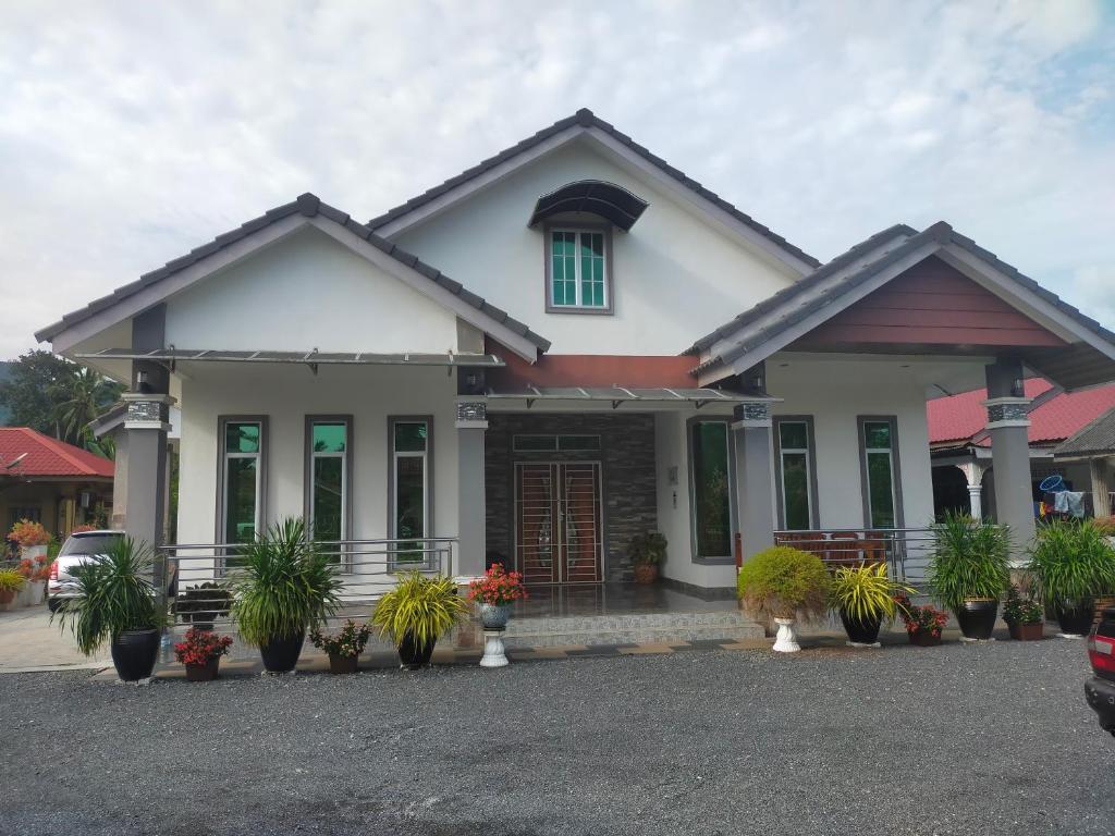 OYO Home 90388 Homestay Masha photo 1
