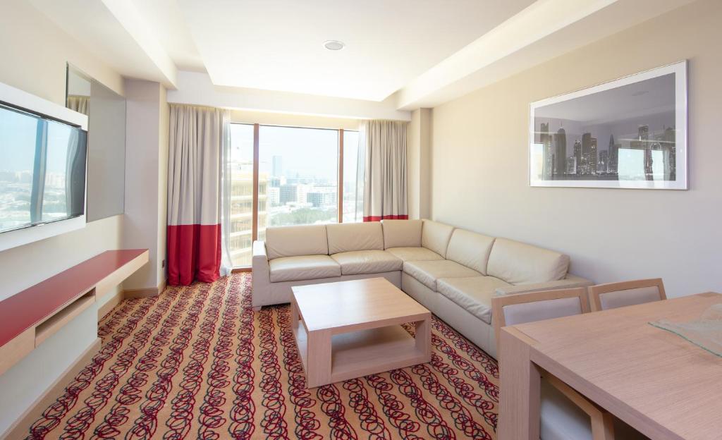 Сьюит (Полулюкс с правом посещения лаунджа), Radisson Blu Hotel Doha