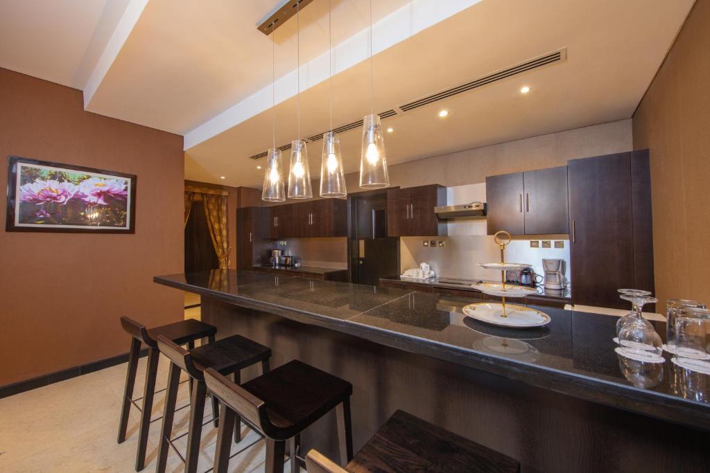 Сьюит (Президентский люкс с правом посещения клубного лаунджа), Radisson Blu Hotel Doha