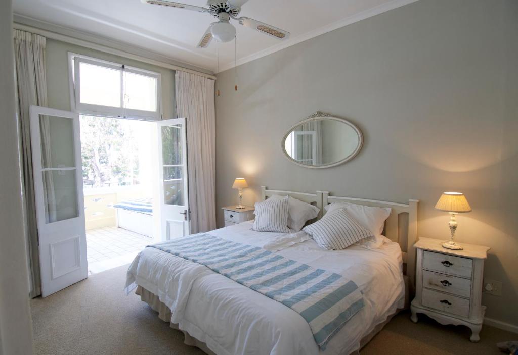 On The Square Luxury Apartment photo 2