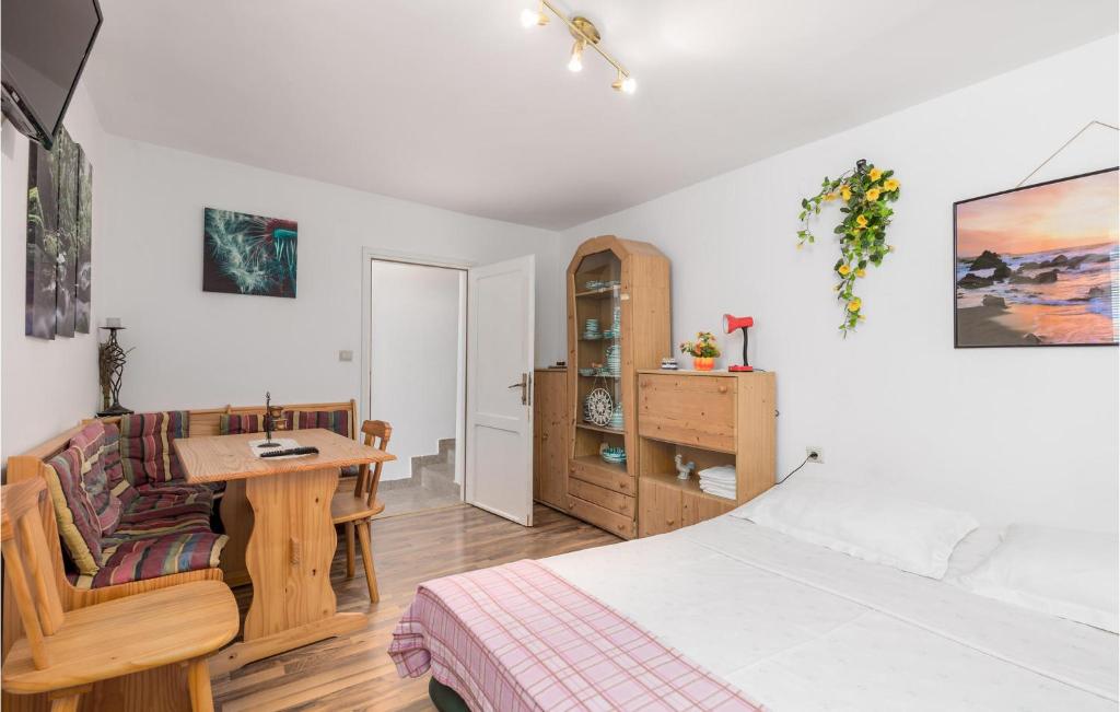 Awesome Apartment In Lukovo Sugarje With 1 Bedrooms And Wifi photo 1