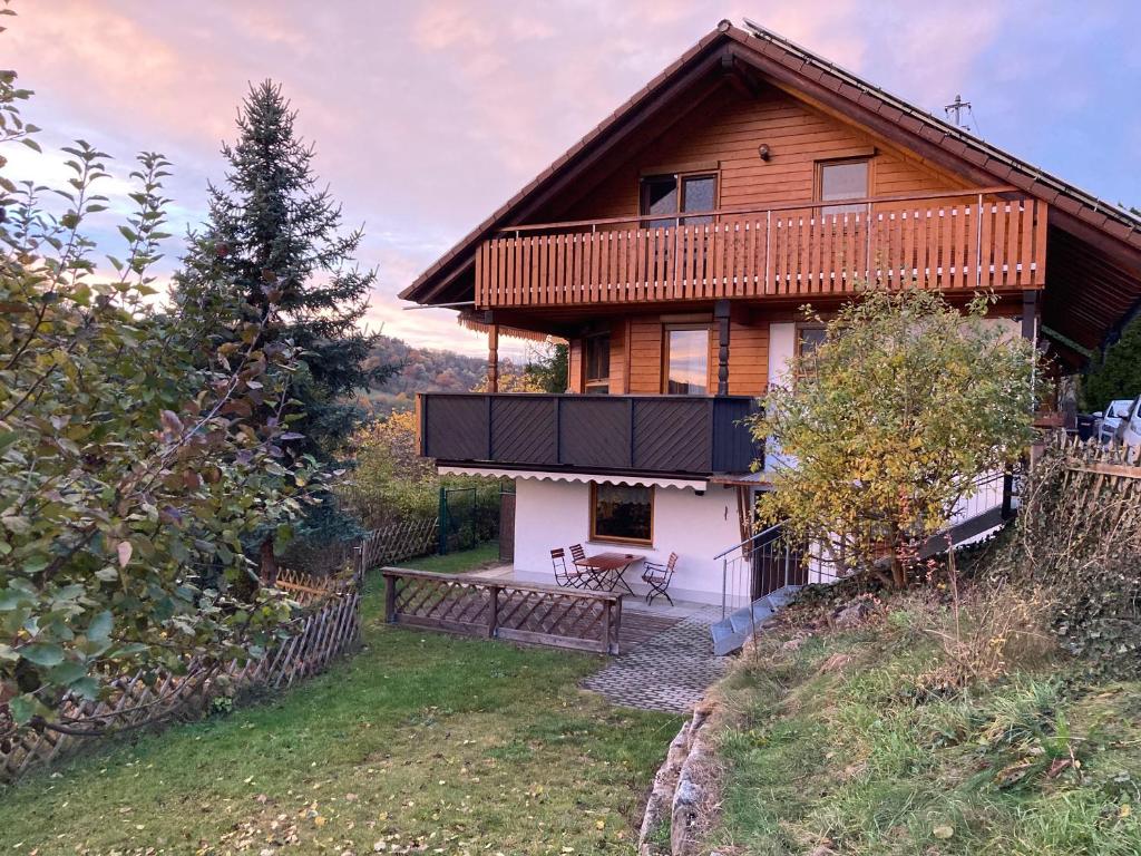 Ferienwohnung (idyllische Lage + 1800m² Garten) photo 1