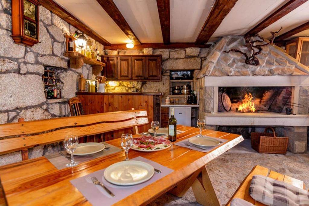 stone house Nikolina with heated Pool photo 3
